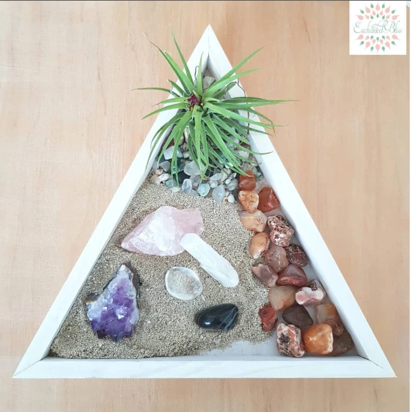 A set of gemstones to spread love and peace and get rid of negative energy